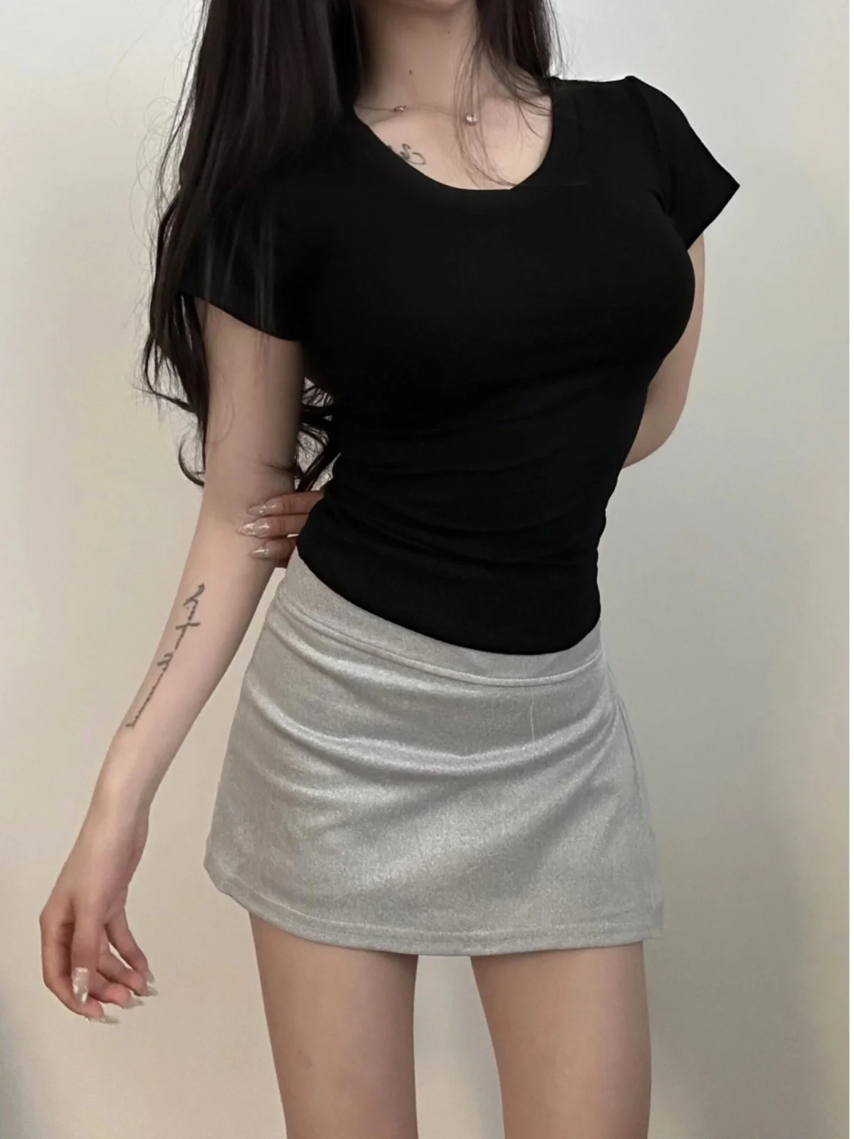 MosesQueen Women's Slim Fit Short Sleeve T-Shirt White Base Layer Shirt Short Style Waist Cinched Shoulder T-Shirt for Ladies