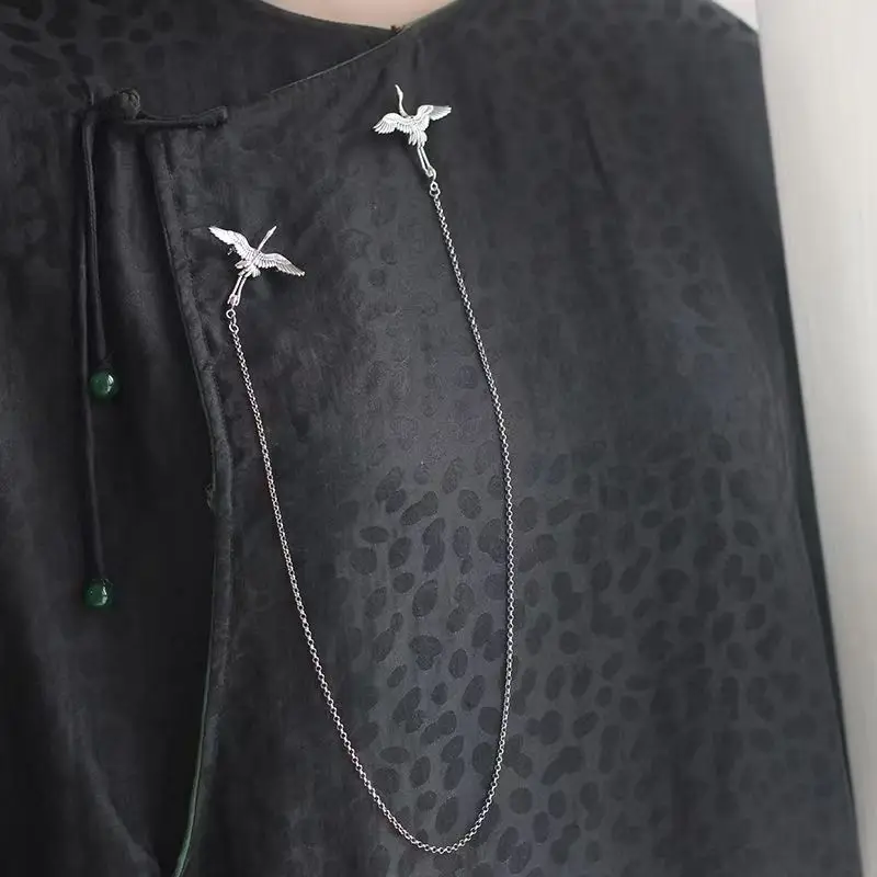 Catena gru in argento Catena moderna per maglione retrò Nuovo cinese Qipao Hanfu Collare con fibbia Ciondolo Accessorio per abbigliamento per indumenti