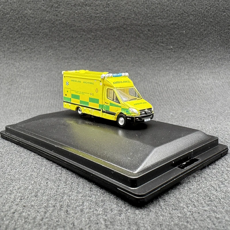 OXFORD 1:148 Skala Ambulans Model Auta ze Stopu Metali Symulacja Statyczna Kolekcja Dekoracja Prezent Świąteczny Zabawka Pamiątka