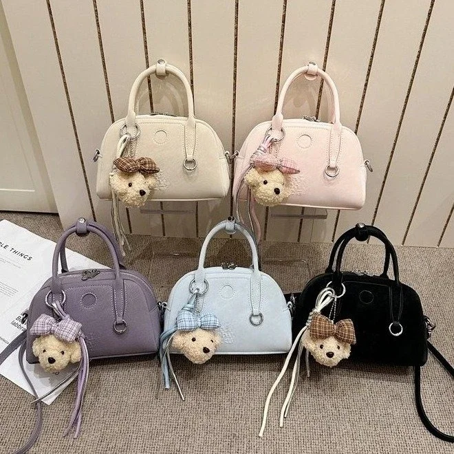 

Super Hot and Versatile Portable Bowling Bag Women's 2026 New Casual High-end Niche Design Fashion Crossbody Bag