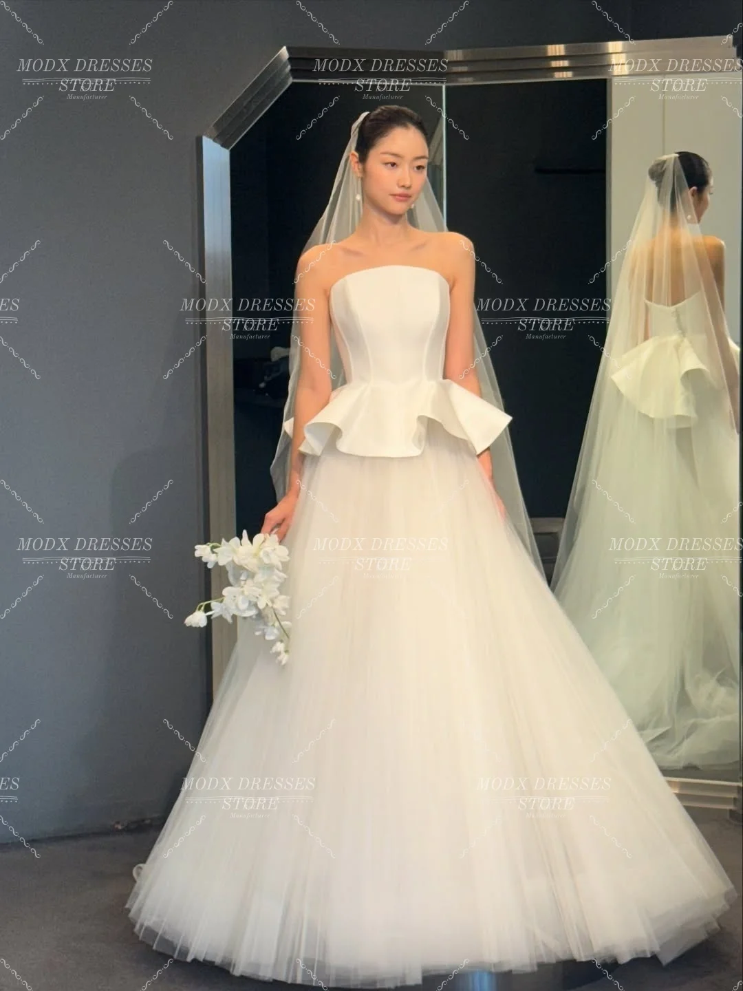 

MODX A Line Tulle Satin Customized Wedding Gowns Buttons Strapless Floor Length Long Formal Bridal Gowns Women Wedding Dress