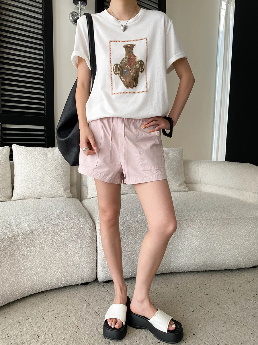 Sommerliches Damen-T-Shirt in einfarbigem Retro-Stil mit Vase-Stickerei, Rundhalsausschnitt, lockerer, schlank machender, vielseitiger Schnitt und kurzen Ärmeln. – Detail 5