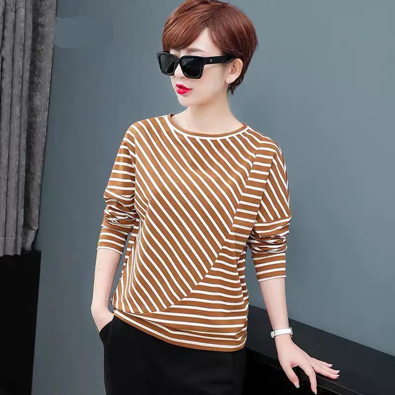 Striped Long Sleeve Women's T-shirt Loose Spring Fashion 2025 New Korean Style European Goods plus Size Mid-life Body Fit