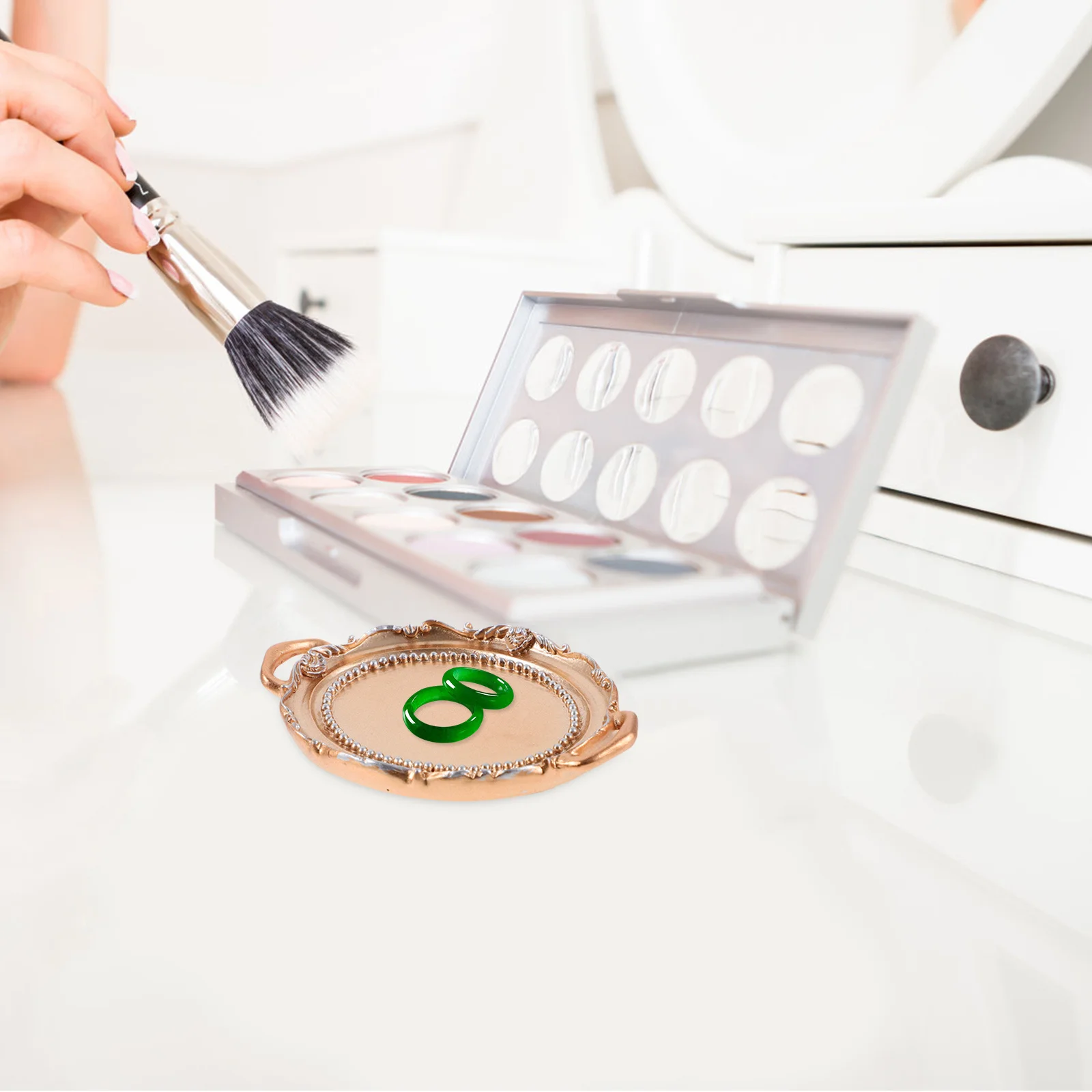 

European Style Resin Jewelry Tray Retro Chic Trinket Holder Makeup Organizer Perfume Display Vanity Dresser Decoration