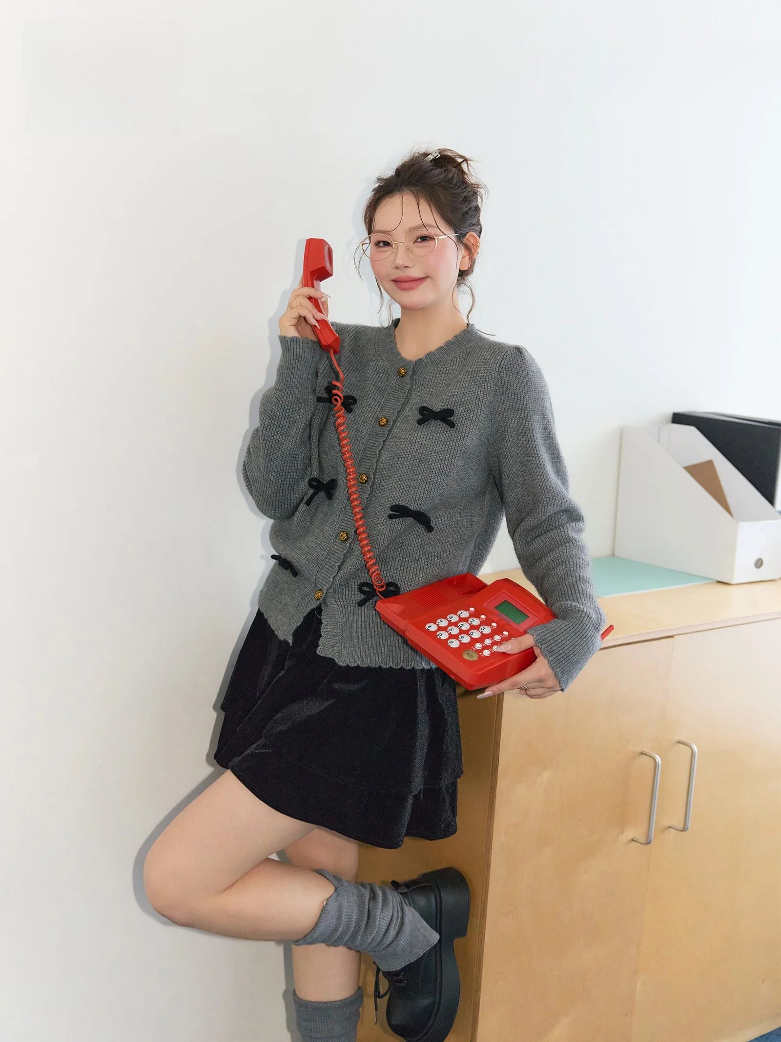 

Корейская трикотажная бархатная юбка длиной f с эффектом похудения и топ, комплект больших размеров, женская модная однотонная осенняя одежда для поездок на работу...