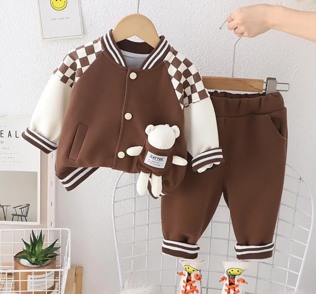 

Boys Girls Designer Outfits Sets Spring Autumn Clothes for Baby Kids Plaid Pockets Bear Cardigan Jackets And Pants Tracksuits