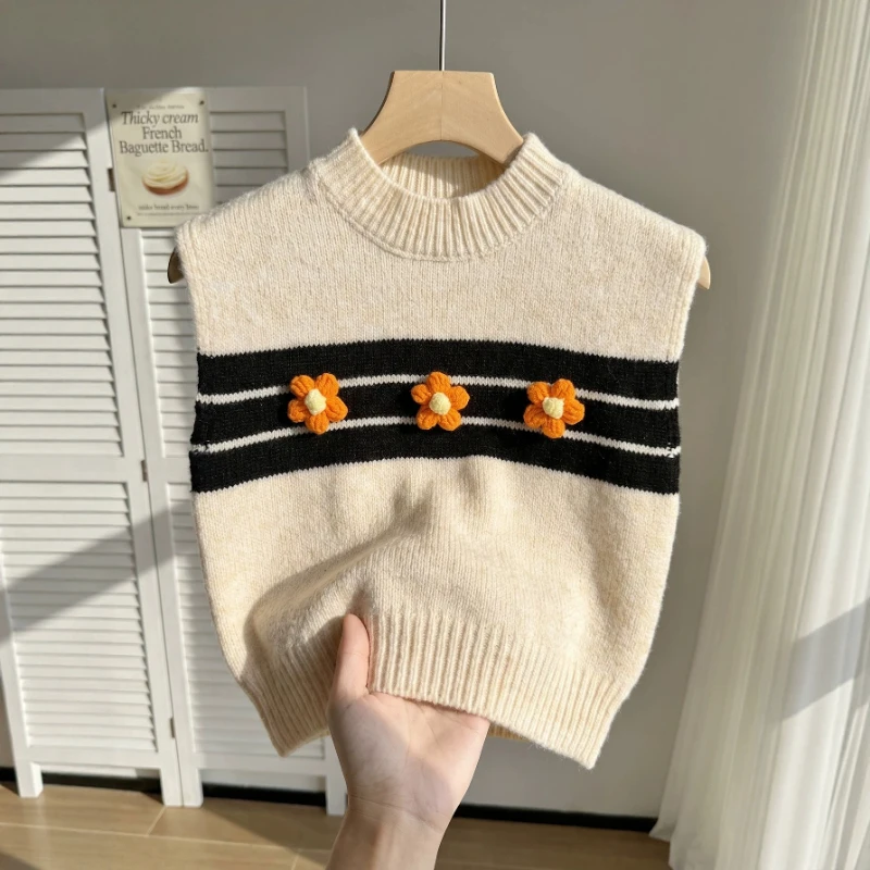 2026 Autumn and Winter Hot Selling New Round Neck Knitted Western-style Flower Striped Sleeveless Vest for Children