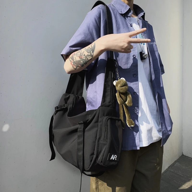 Loose Men's Crossbody Bag Large Capacity Street Style Lazy Fashion Student Bookbag Dark Workwear Bag Soft Handle Zipper Closure