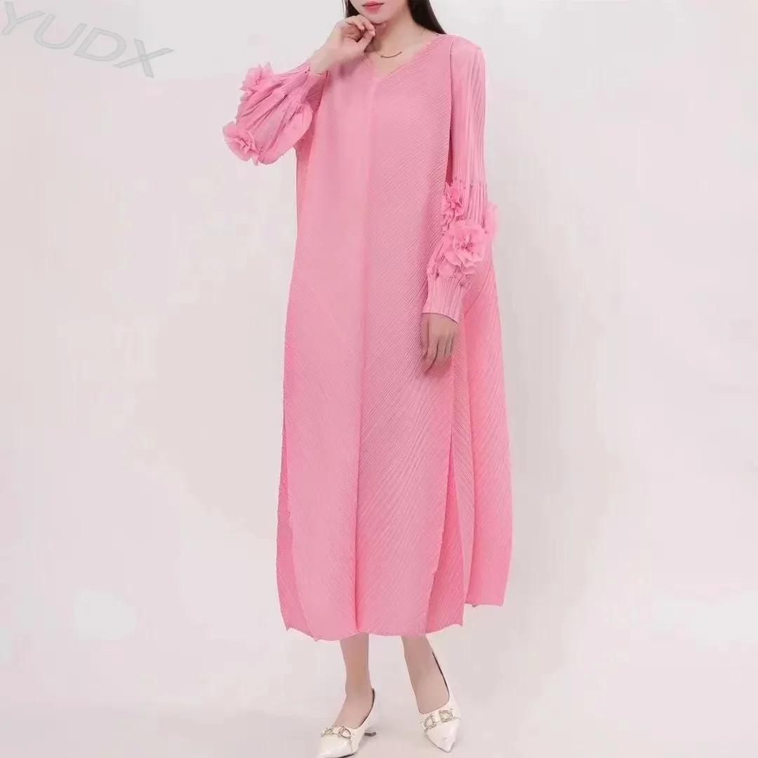 

YUDX Pleated Dress Round Neck Spliced Fungi Embroidered Beaded Long Sleeve Dress 2023 New Miyake Pleated V-Neck Spring Clothing