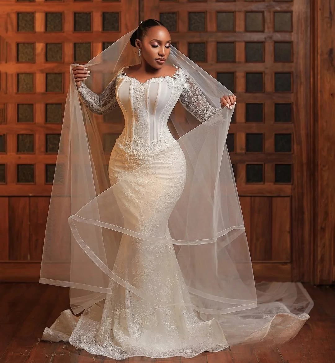 Abito da sposa a sirena con applicazioni in pizzo vintage con collo trasparente personalizzato Abiti da sposa Abiti da sposa a maniche lunghe