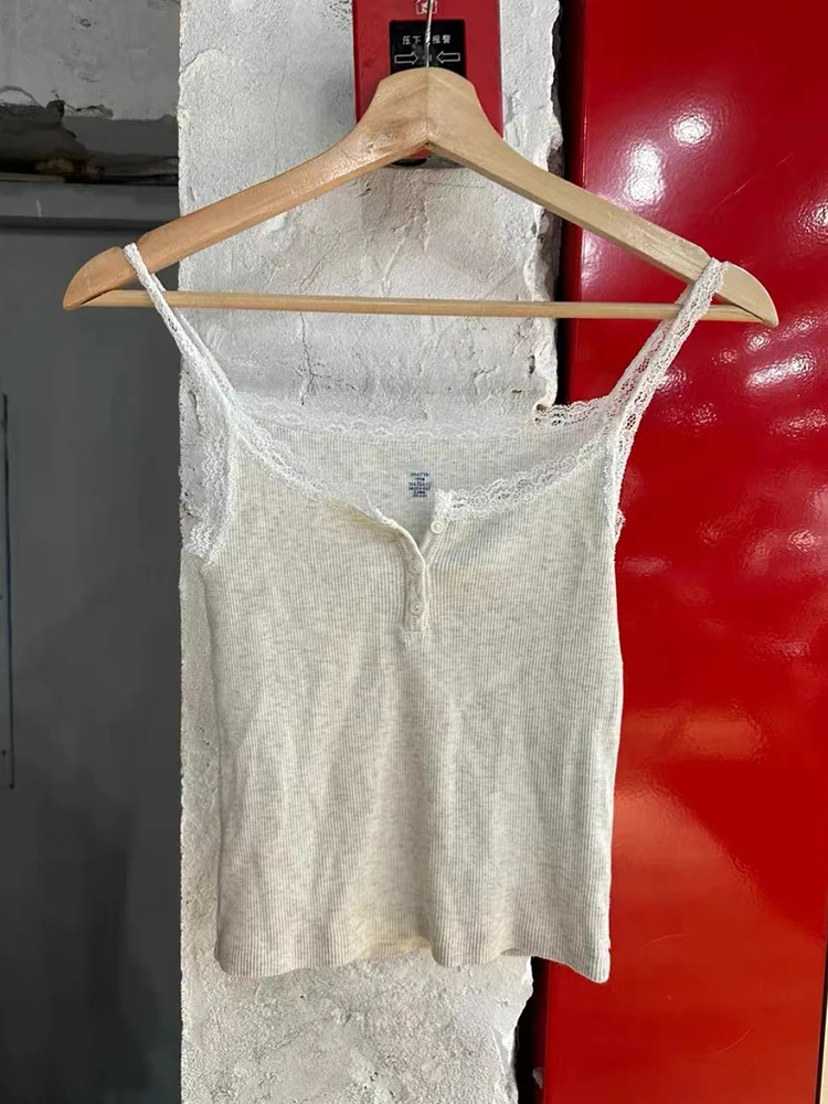 Graue Spitzen besatz gerippte Tanktops Frauen Sommer drei Knopf Baumwolle ärmellose Leibchen Westen Vintage süße Basic schlanke Crop Top y2k