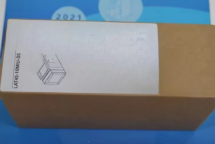 

2026 новый в наличии оптический датчик расстояния LAT45-10MIU-B5 переговоры