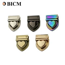 28*32mm Metal Heart Lock Clasp Bag Press Locks Closure Snap Clip Buckles Switch Lock DIY Bag Purse Hardware Repair Accessories
