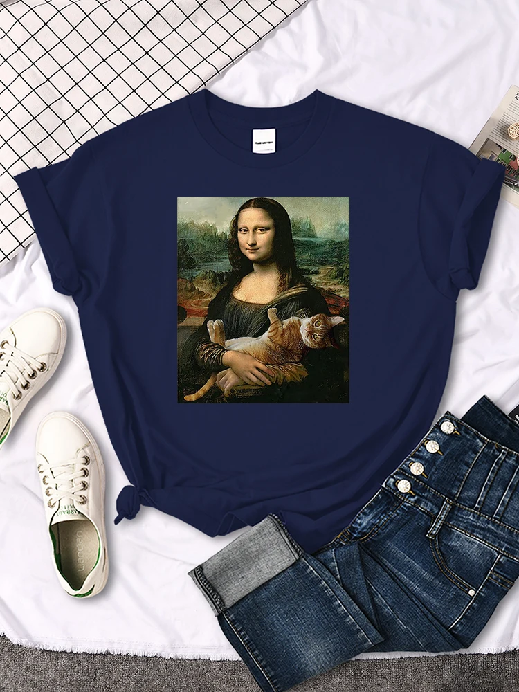 Famous Painting Mona Lisa Hold Cat Funny Print Women\'s Tshirt Casual Soft Tops Fashion T Shirt Summer Vintage Women\'s t-Shirts