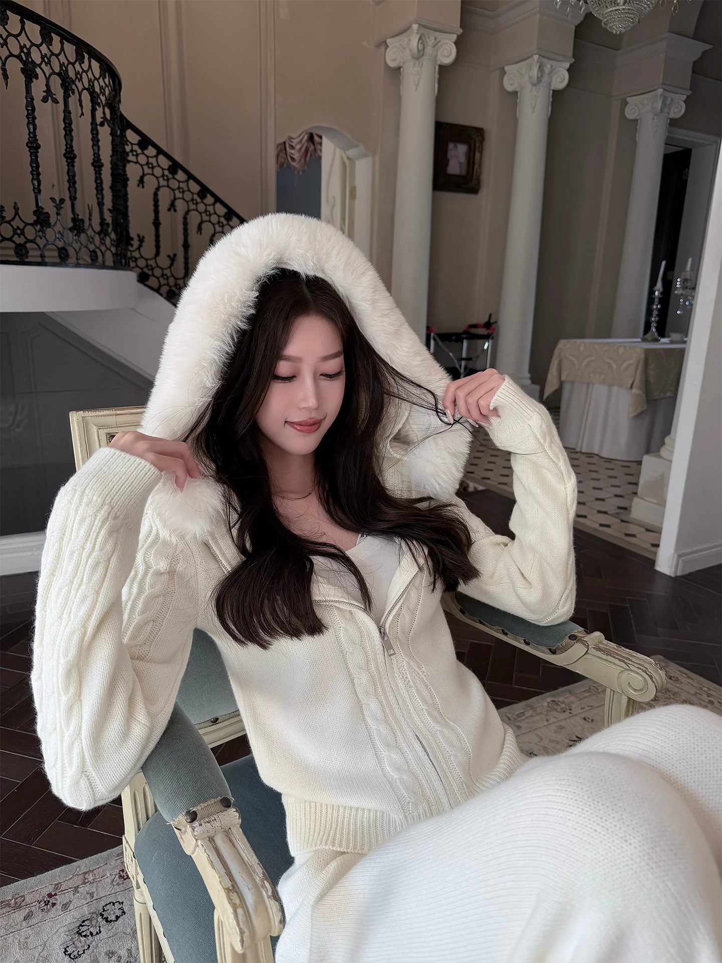 

Белый вязаный комплект с плетеной шапкой и широкими брюками. Женский ансамбль Faion из двух предметов от He Chenxi, смесь полиэстера, длинные брюки...