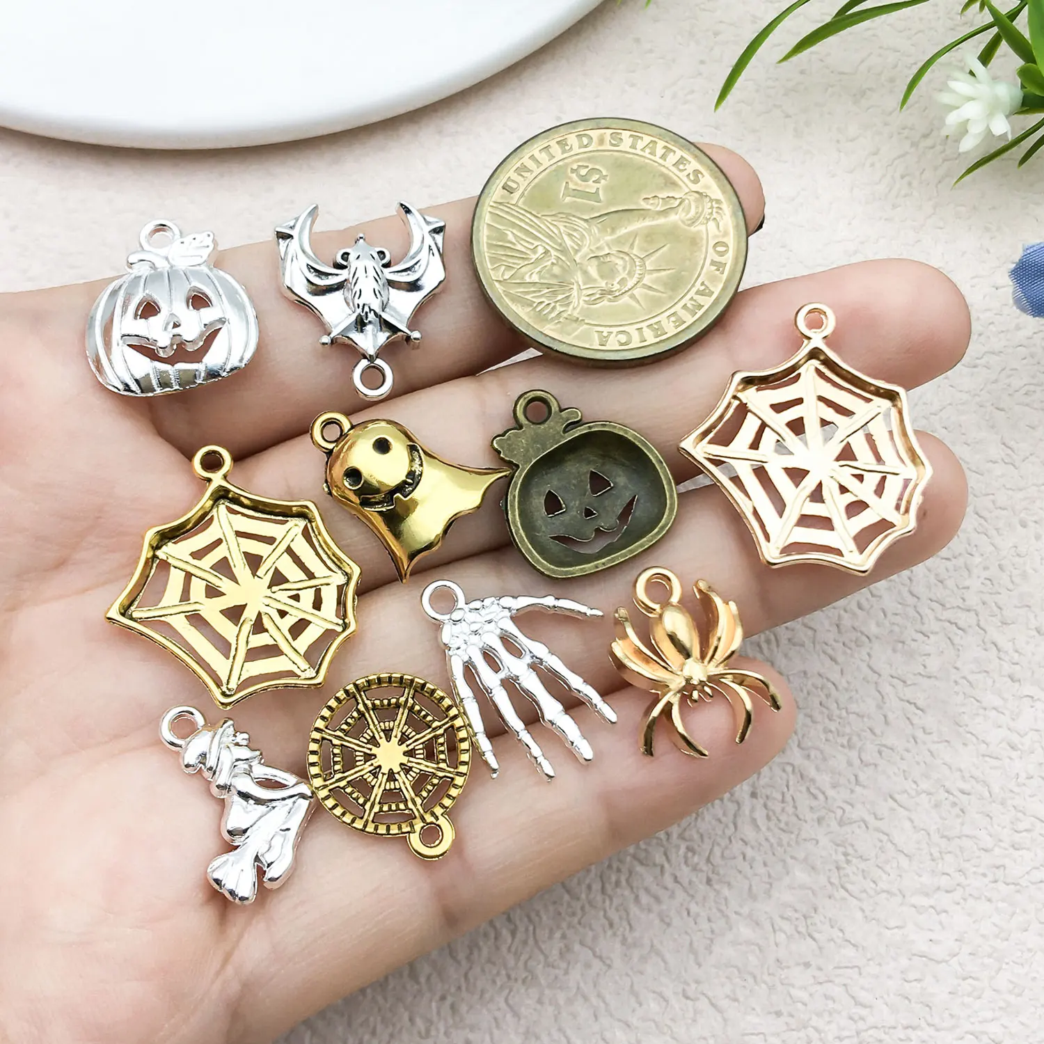 20/100pcs Antique Silver/Antique Green /KC Gold/Bright Silver Halloween Series Charms Pendant DIY Necklace Key Chain Jewelry