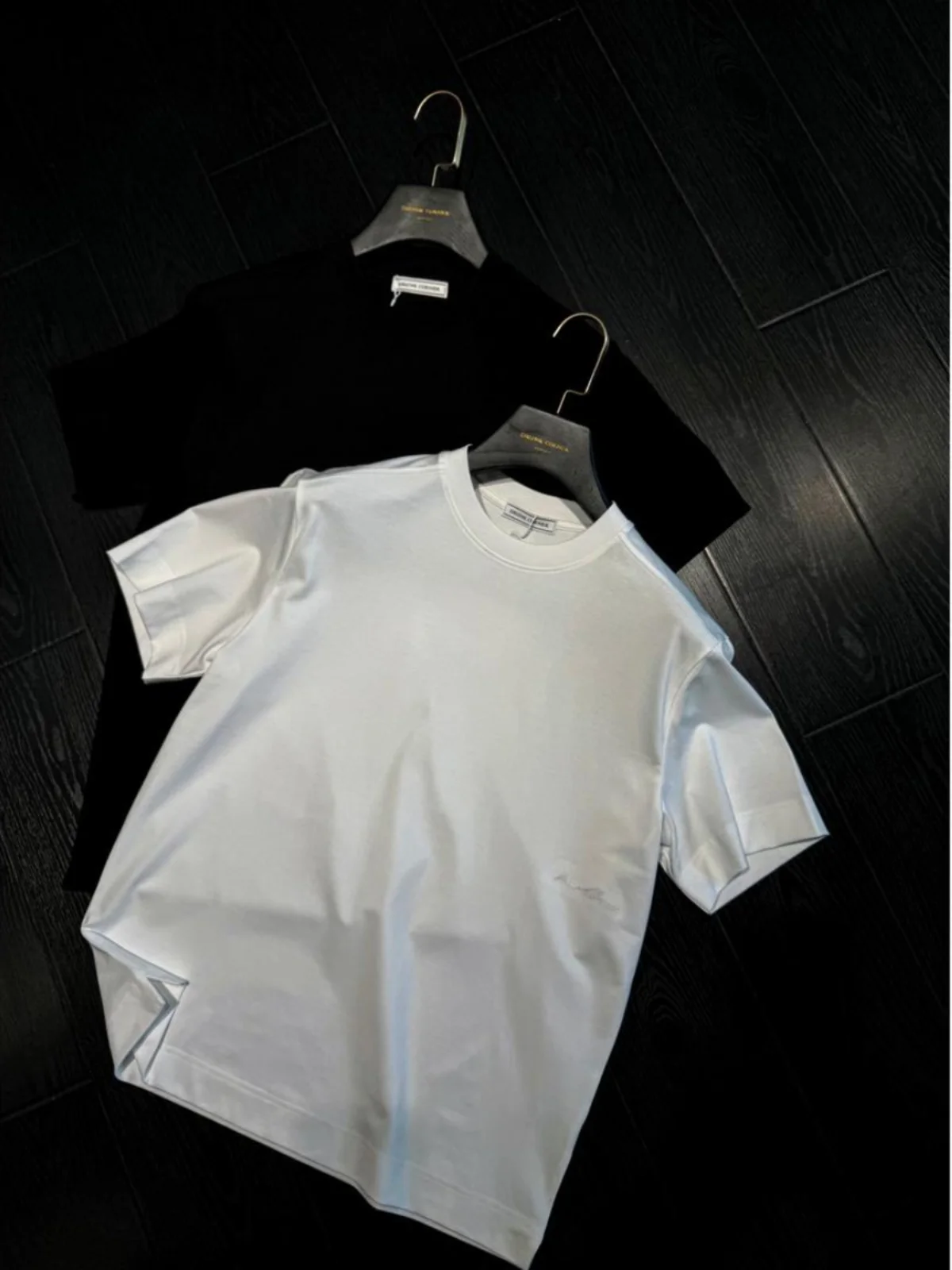 

Мужская футболка Slim Fit с коротким рукавом, осень 2025, из комфортного однотонного хлопка с аммиачной обработкой, класса люкс, модный топ