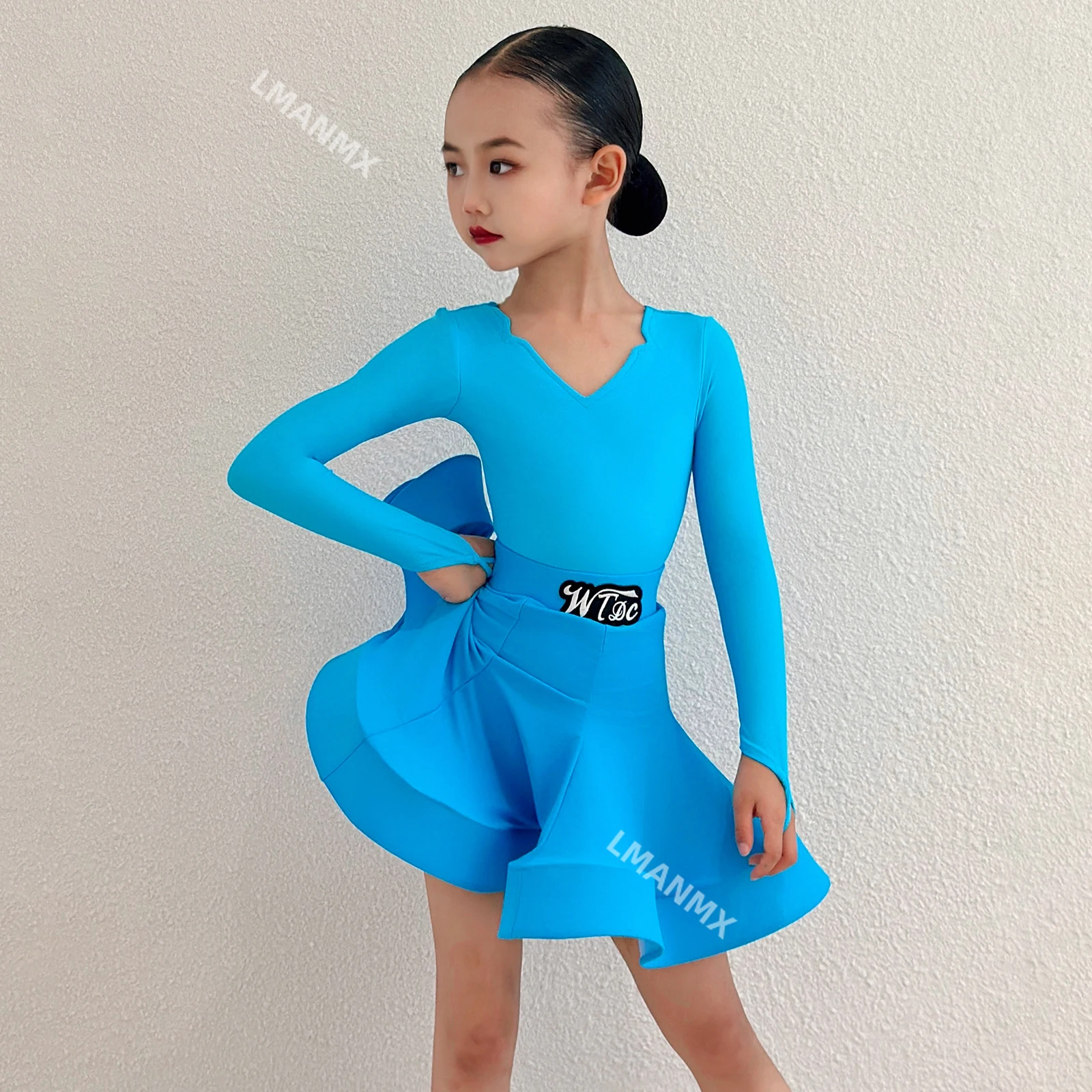 女の子用の新しい長袖高級プロフェッショナルパフォーマンスコスチュームセット（大型ディスプレイ規制付き）