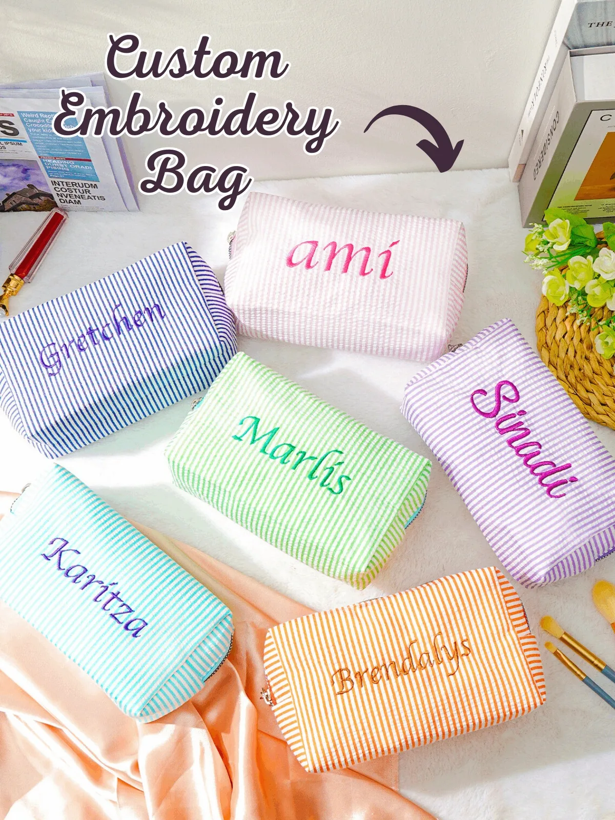 

Косметичка из вельвета с вышитым именем на заказ для путешествий и повседневного использования