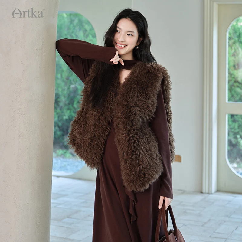 ARTKA 2025 الخريف جديد المرأة سترة معطف موضة عادية براون أفخم أكمام صدرية رشاقته الدافئة سترة معطف WA62053Q
