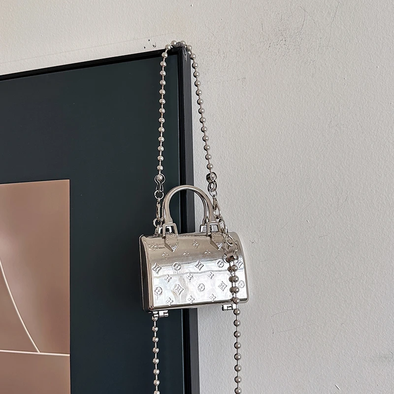 

Stylish Leather Women's Crossbody Bag For Ladies, Fashionable Shoulder Bag By Famous Designer, Popular Classic Elegant Handbags