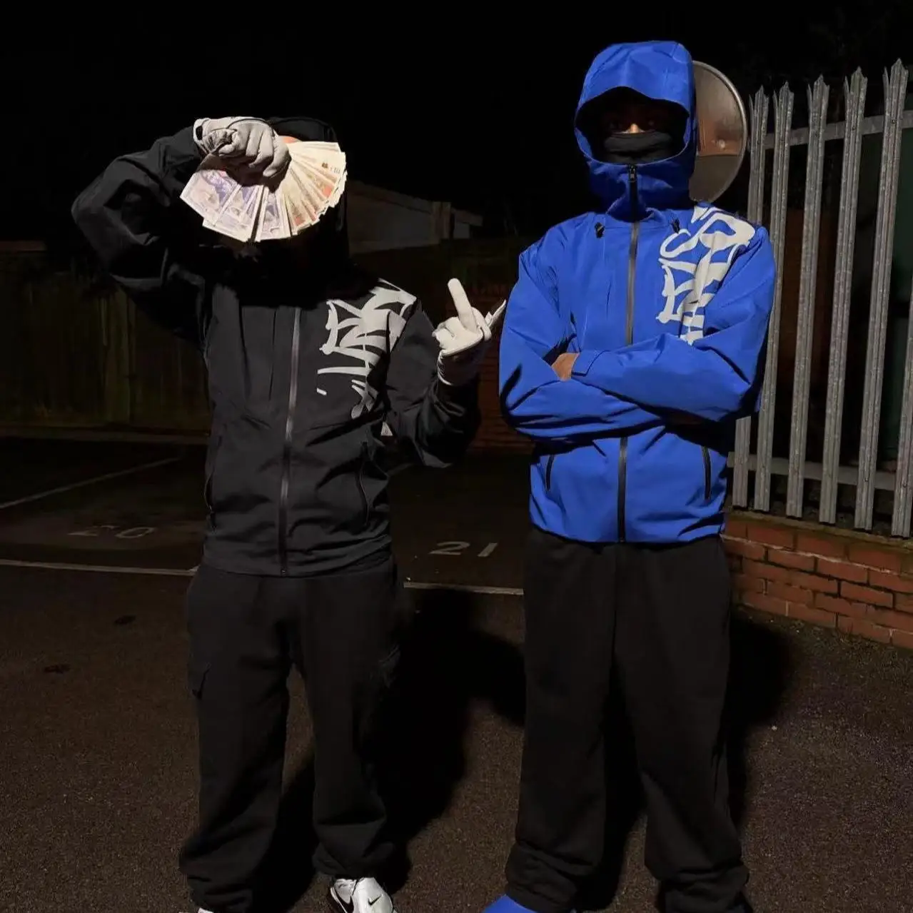 

Мужское светоотражающее водонепроницаемое мягкое пальто с капюшоном ell Jaet Syna World UK Sle с принтом из искусственного материала ort Ro Sle Верхняя одежда