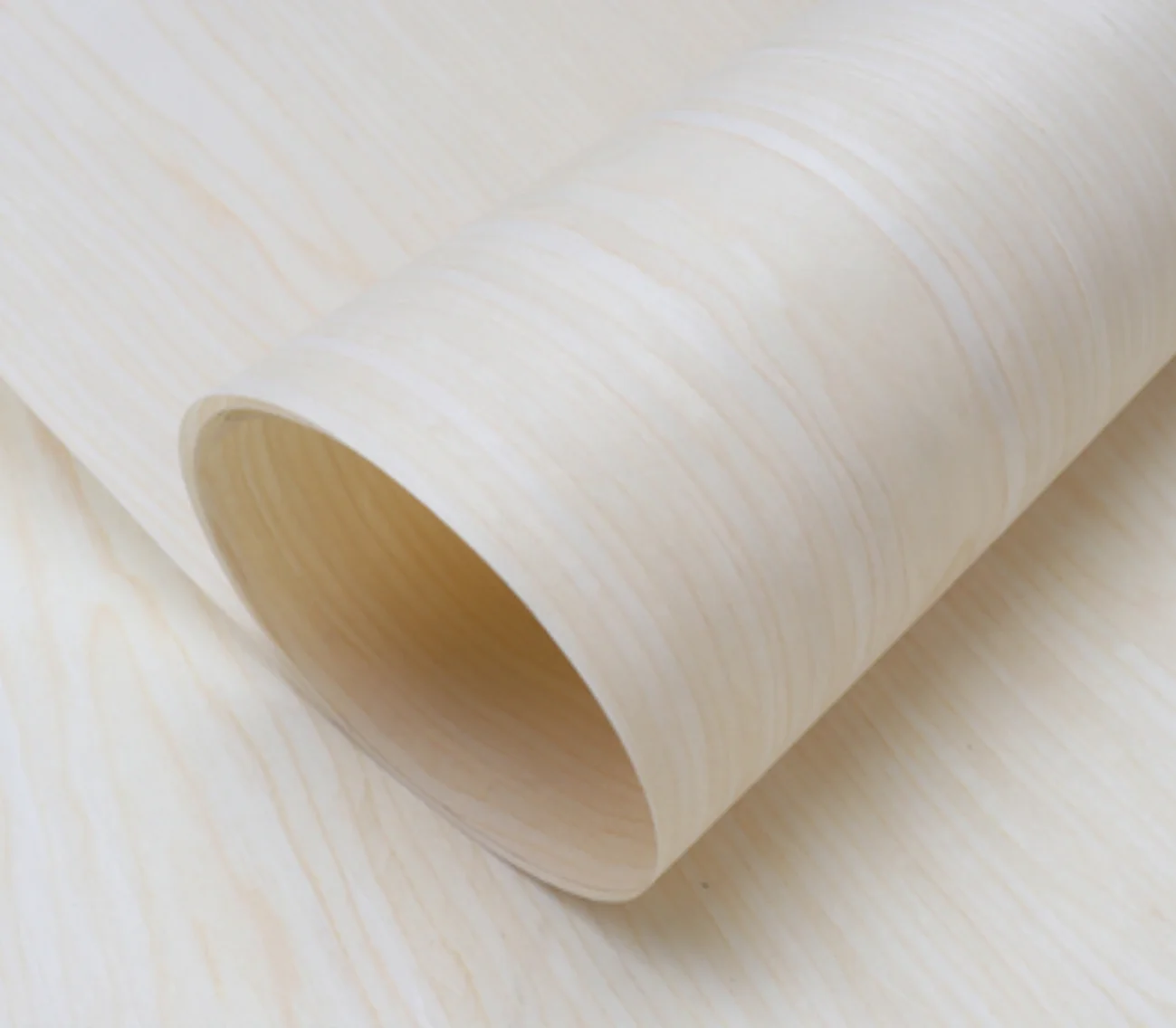 L:2.5meters Width:580mm T:0.25mm Technology Wood Light White Maple Wood Veneer Sheets Decorative Handmade Veneer