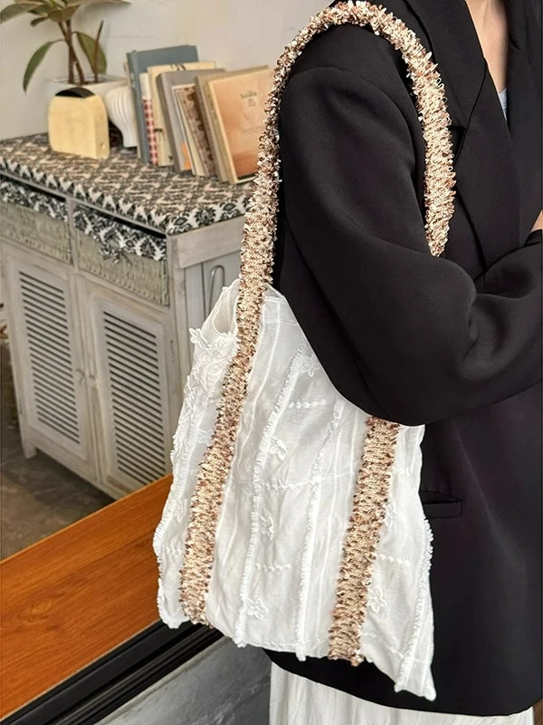 

Korean Retro Flower Woven Canvas New Niche Large Capacity Commuting Tote Bags Versatile Commuting Shoulder Bag