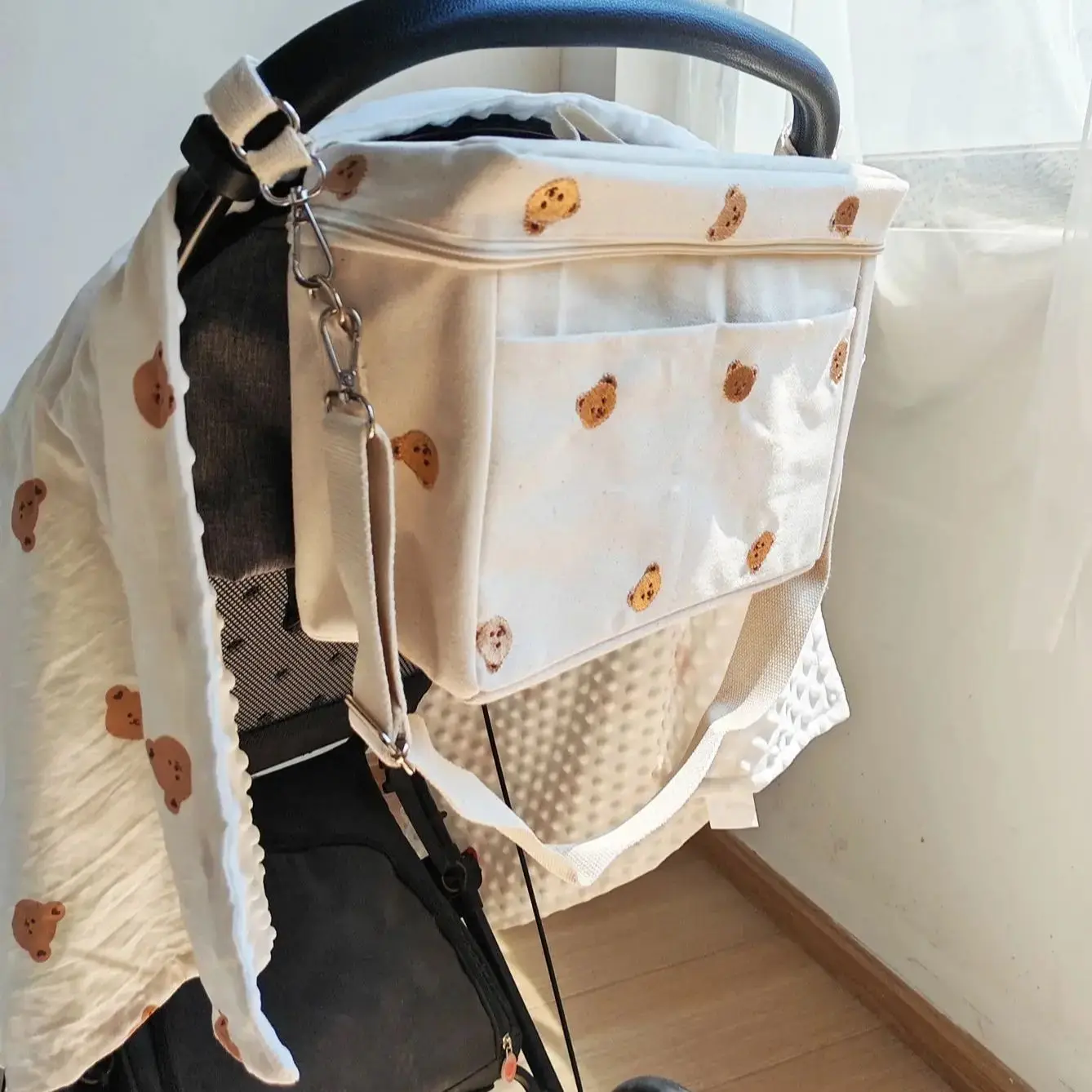 Baby stroller storage bag Mommy goes out to store milk thermal ice pack