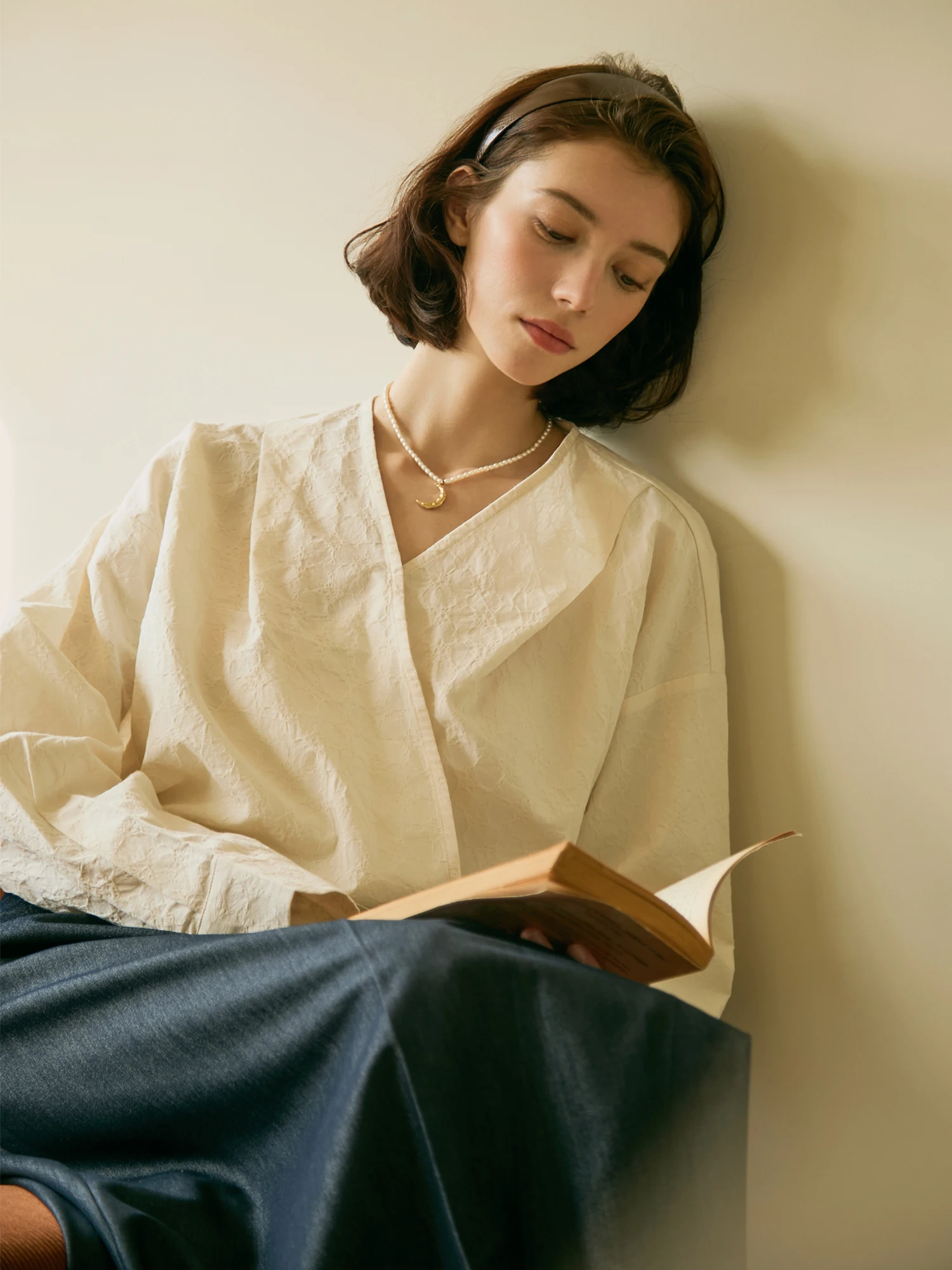 

VIMIE2026 Spring Summer Short Sleeve V-Neck Long Sleeve Embroidered Shirt Loose Fit Women's Fashion French Style Breathable C...