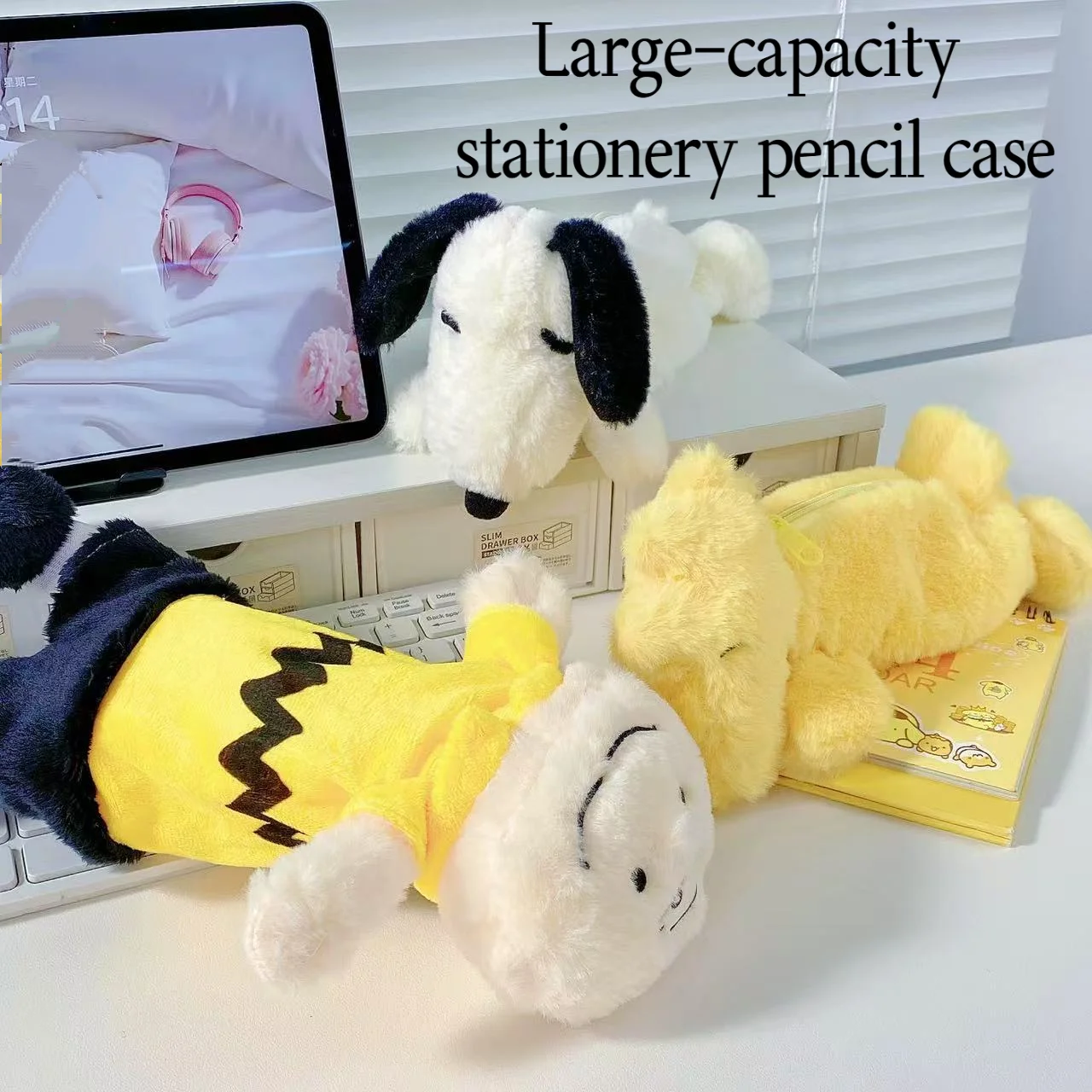 Trousse à crayons Snoopy en peluche, grande capacité, sac de papeterie mignon et moelleux, pochette à stylos pour étudiantes, organisateur de sac à dos Kawaii, cadeau