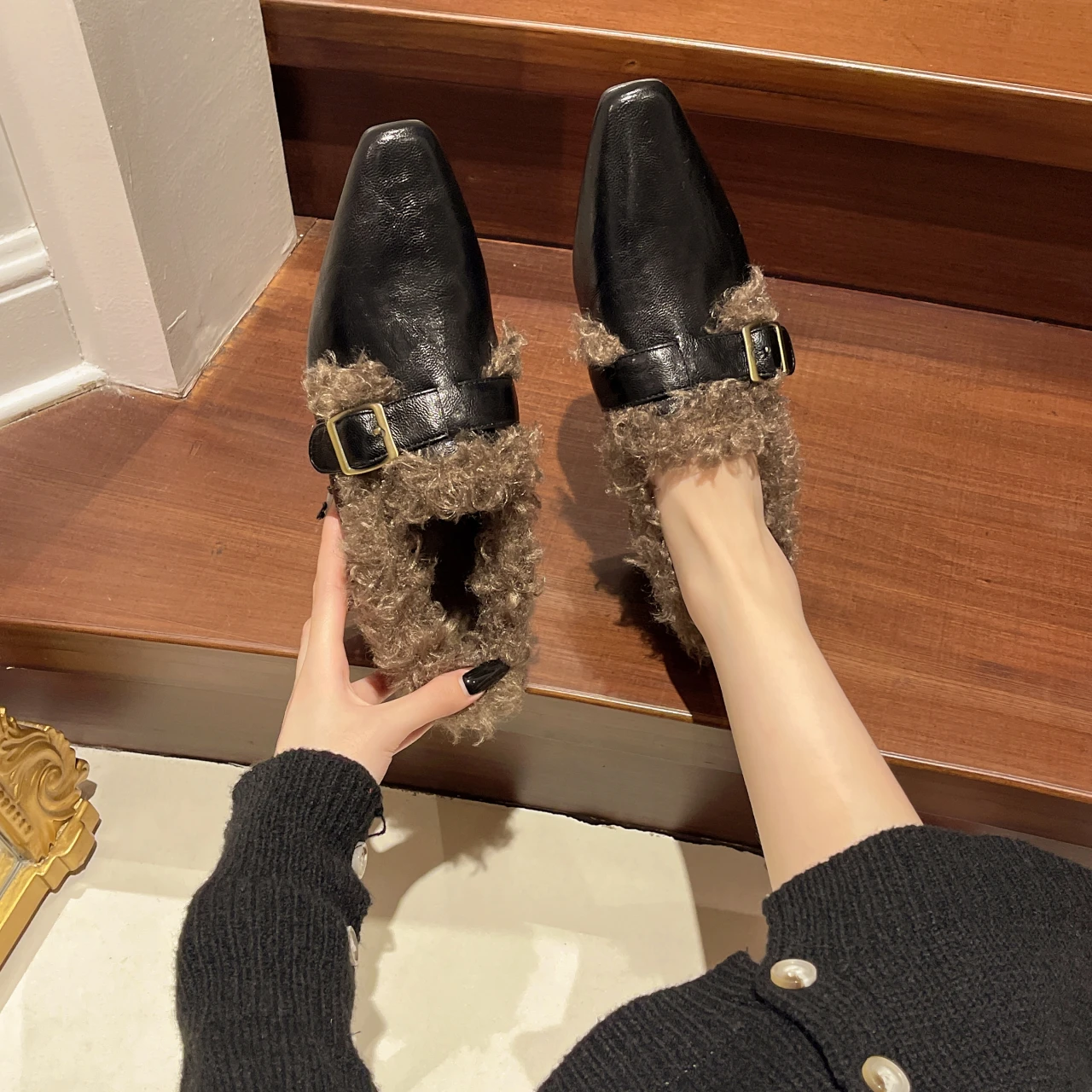 حذاء نسائي من الفرو بالإضافة إلى كعب عالي مخملي دافئ لخريف وشتاء 2025، حذاء كلاسيكي مريح بتصميم كلاسيكي جديد منخفض الارتفاع. #2