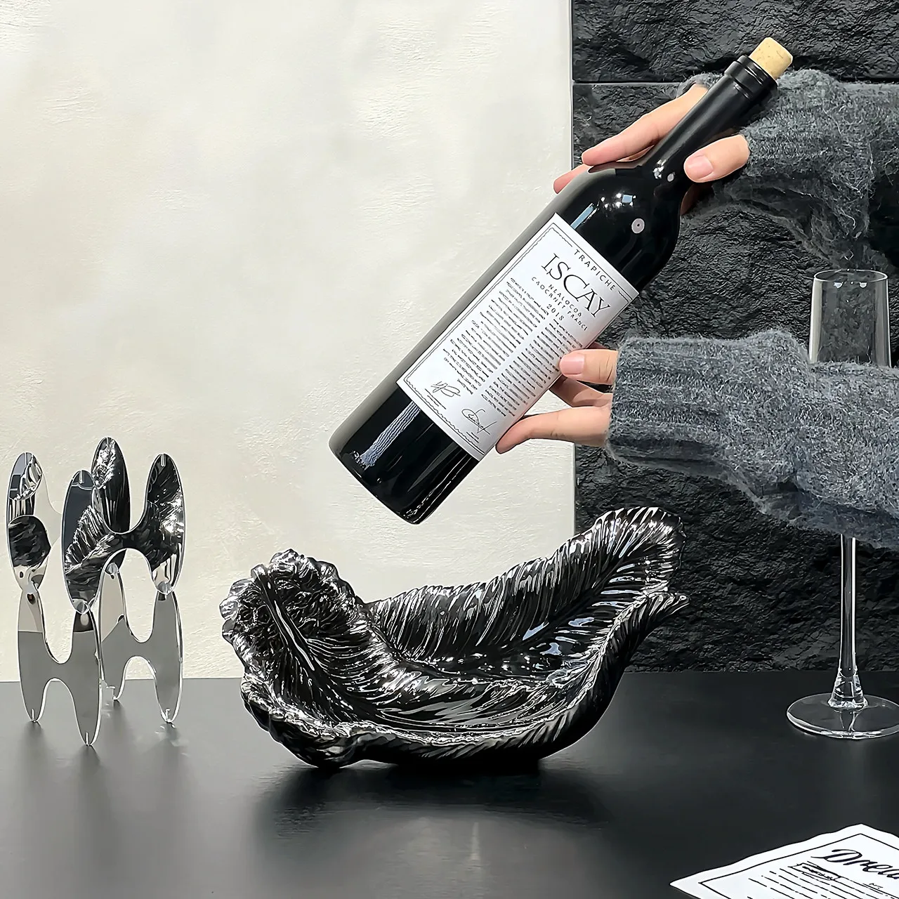 

Luxury Feather Wine Rack Ornament, High-end Home Decor for Living Room, Sideboard and Wine Cabinet