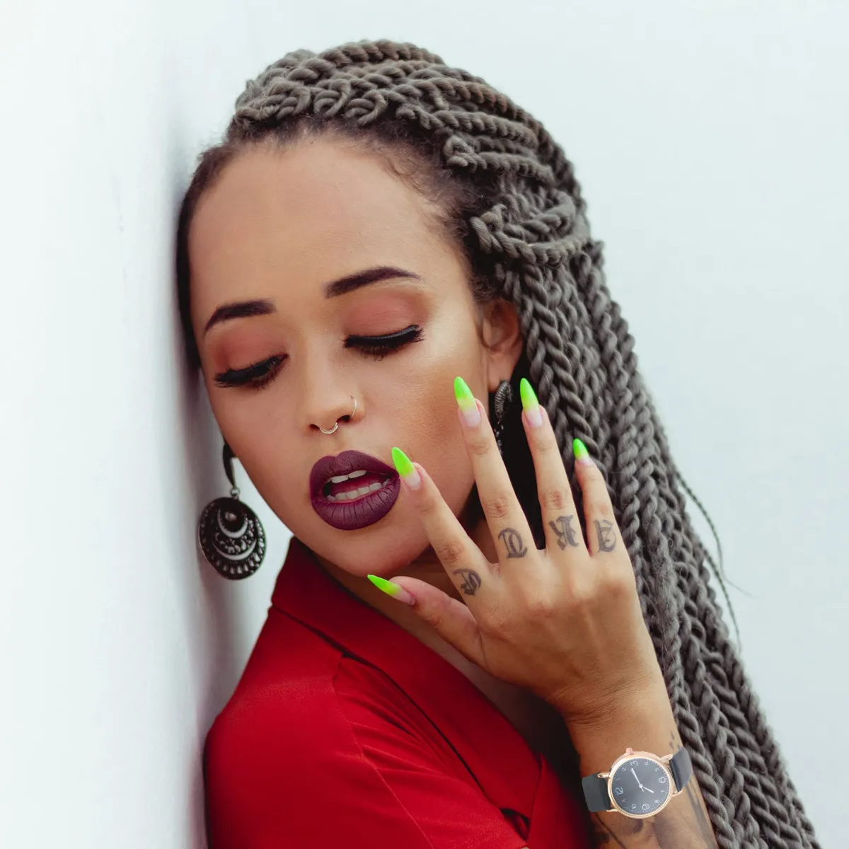 

Женские кварцевые часы с элегантным простым циферблатом и ремешком из искусственной кожи, повседневные наручные часы для женщин, подарок на день рождения, Рождество, черные