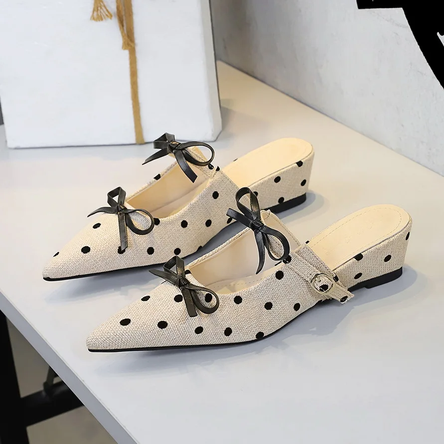 

Wedges Mules Women Shoes Polka Dot Pointed Toe Slides Butterfly Knot Med Heels Slippers Fashion Buckle Shallow Pumps Apricot