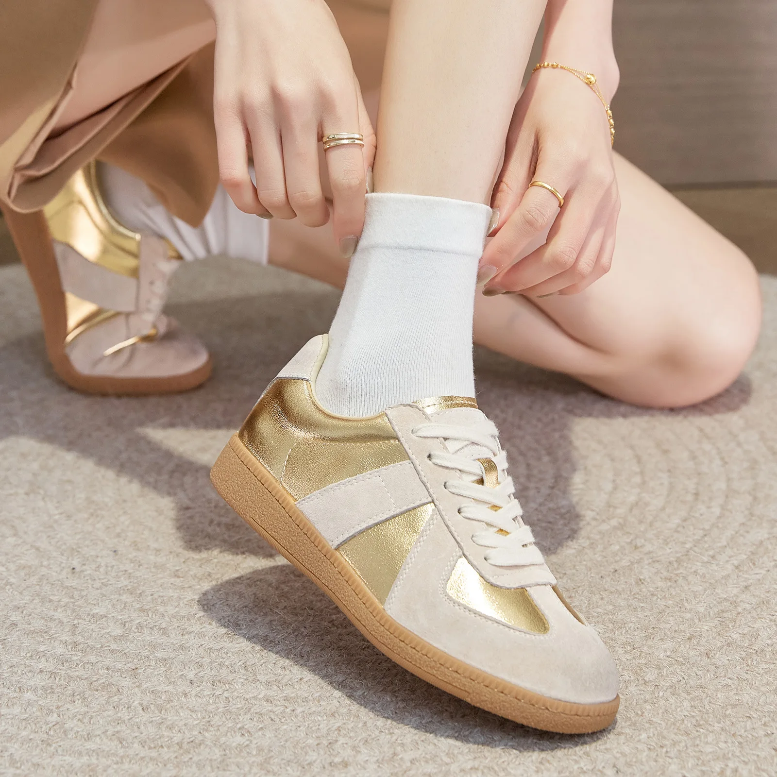 Spring Autumn Fashion Sneakers Women Genuine Leather Shoes Flat Casual Brand Ladies Shoes Gold Silver Beige D122