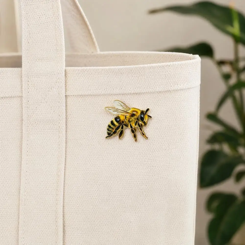 Side-flying Bee Brooch Realistic Bee Brooch Pin Metal Honey Bee Enamel Accessory Fashion Jewelry for Suits for Women for Coats