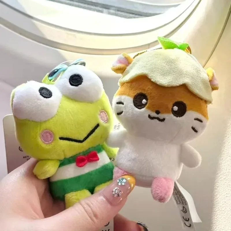 Kawaii Sanrios Gudetama Sam Gudetama Ahiru no Pekkle llavero de muñeco de peluche Hangyodon llavero My Melody colgante de mochila de peluche