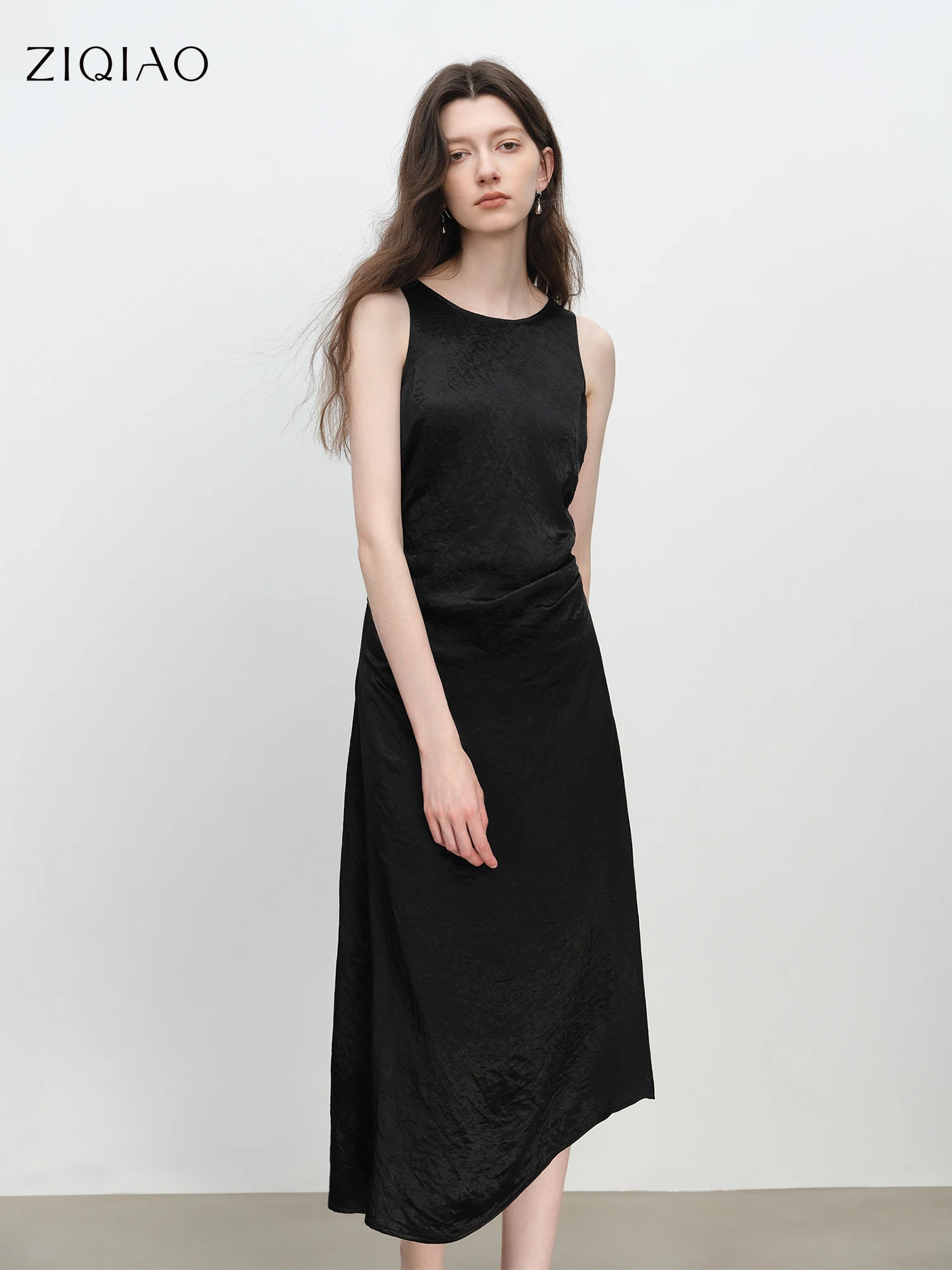 

ZIQIAO Summer 2025 Women's Premium Rayon Blend Sleeveless Dress - Cinched Waist Fluid Drape Deep Onyx Midi for Resort to Evening