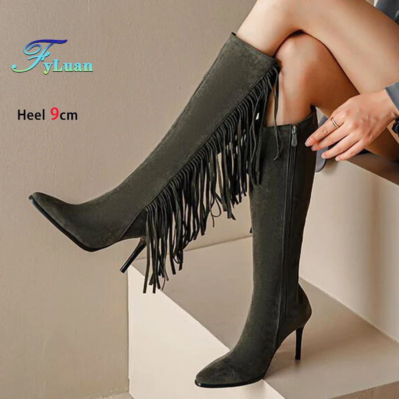 

Зимние однотонные сапоги до колена из искусственной замши для женщин, высокие каблуки 9 см, большие размеры 46 47 48, модные женские длинные сапоги с кисточками, обувь для вечеринок