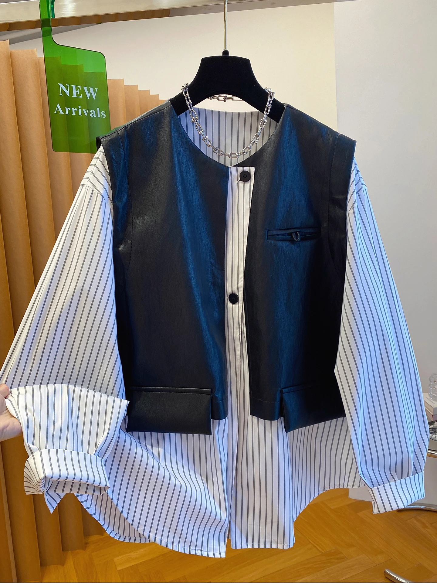 

Large Size 300 Pou Striped irt Jaet Splicing Spring Autumn Long Sve Loose Fake Two-Piece Top for Men And Women