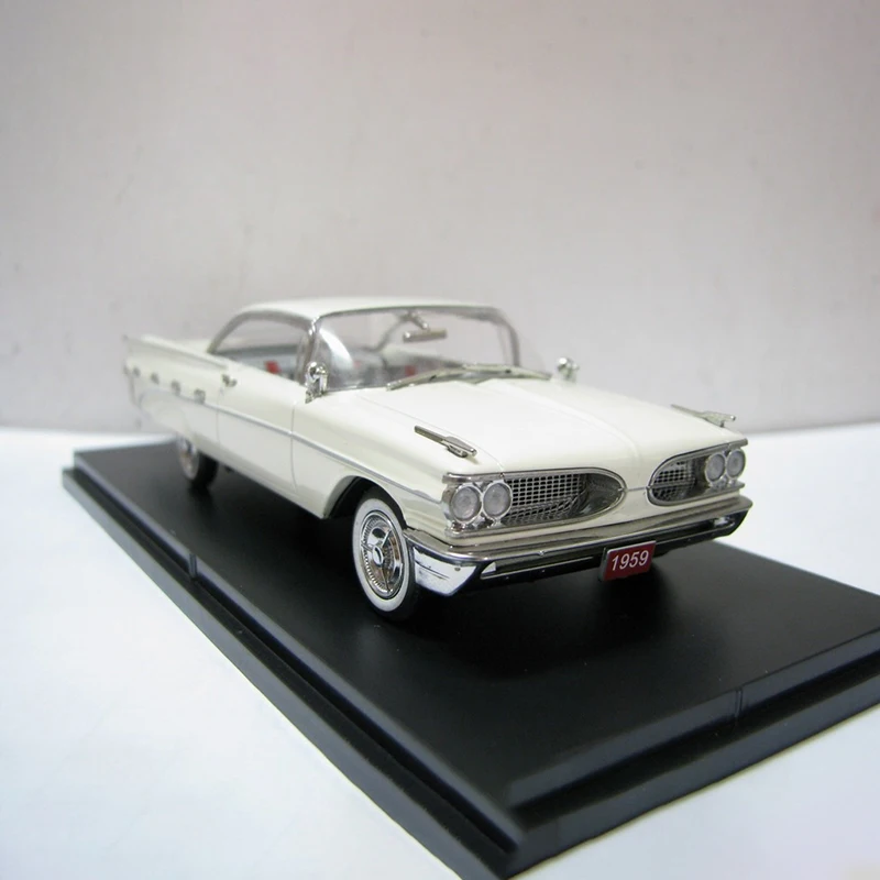 GFCC 1:43 Scale 1959 Bonneville Coupe Alloy Car Model Ornaments