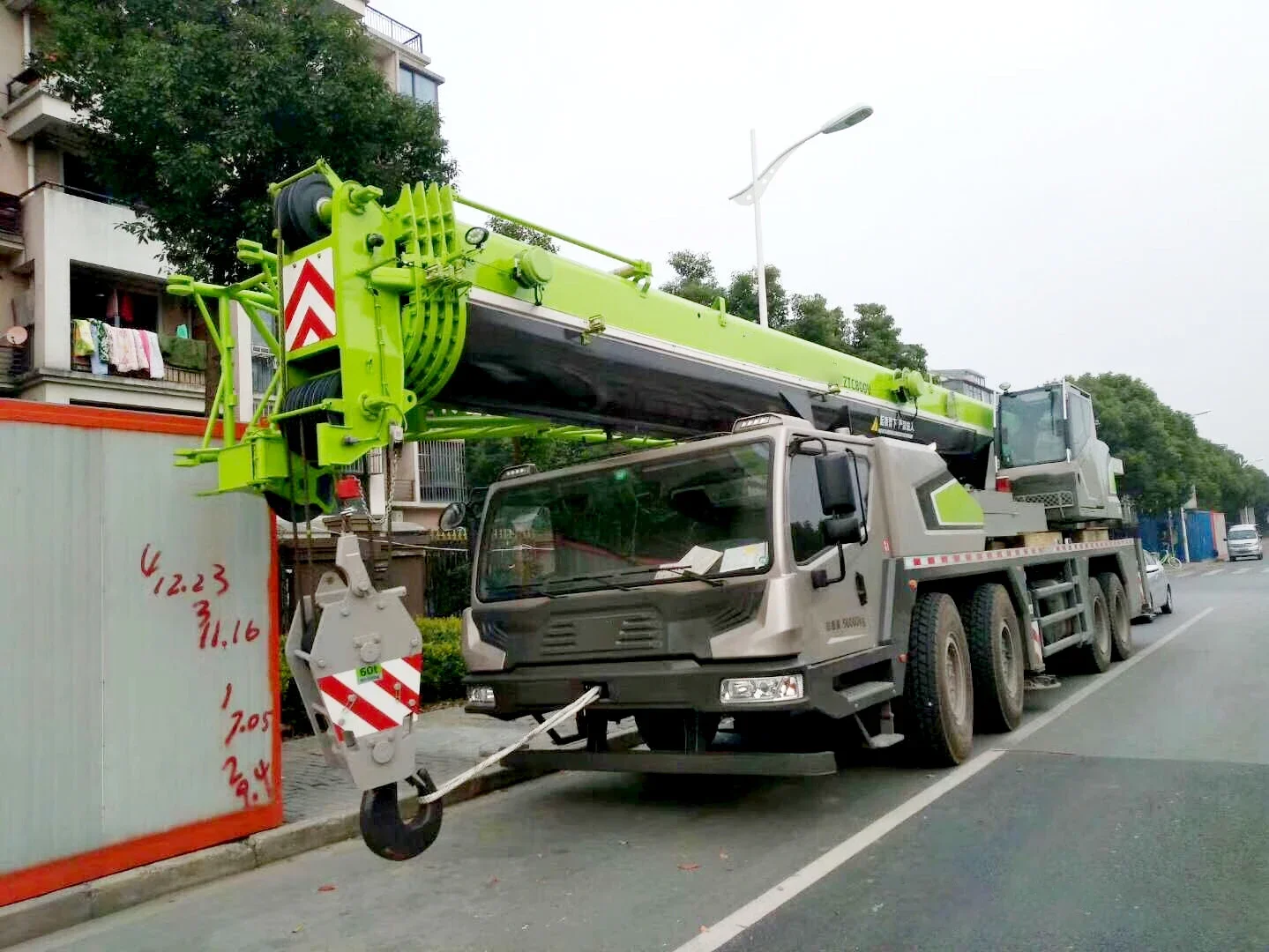 Energy saving  ZTC800H7 mobile truck crane 80 tons