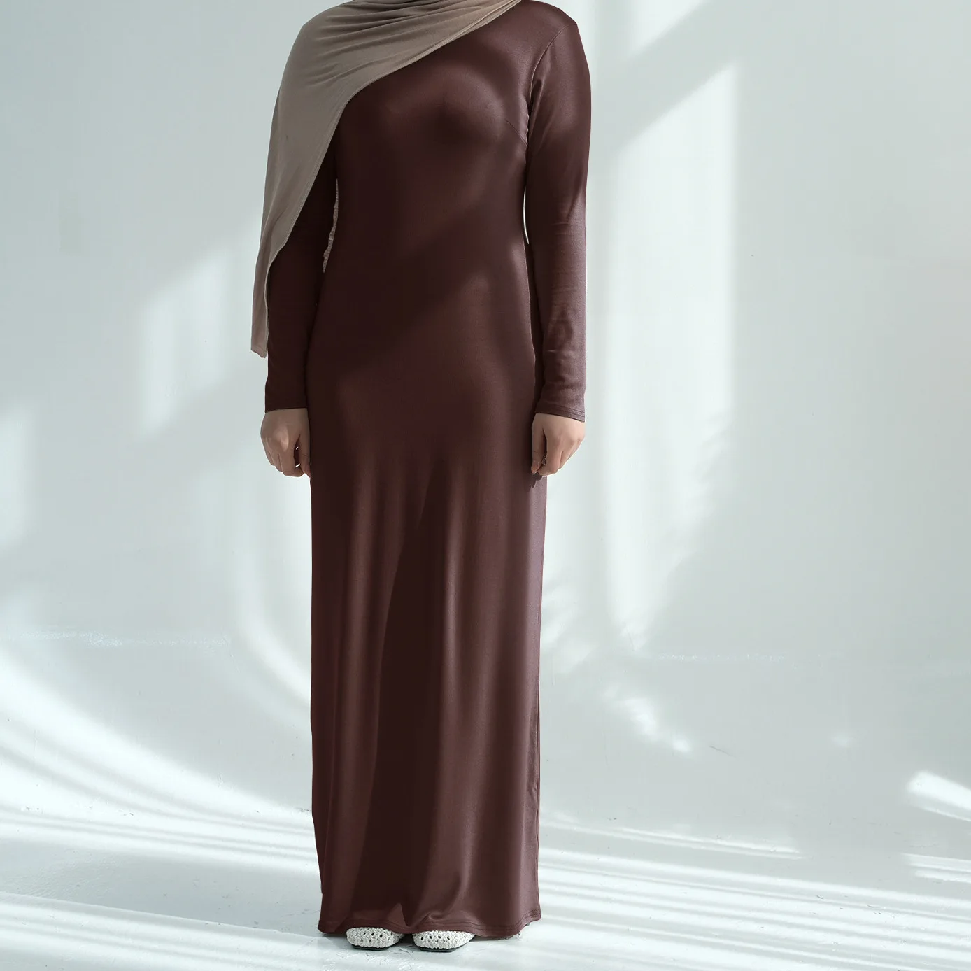 Abito in cotone modale tinta unita Abito casual leggero con scollo a V Abito Abaya musulmano ampio Elegante caftano a maniche lunghe per Dubai