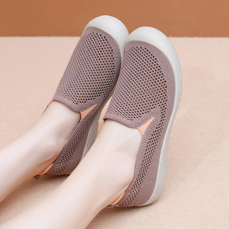 Mocassins de malha antiderrapante oco para mulheres, sapato casual leve, calçado respirável, dedo do pé redondo, conforto, verão