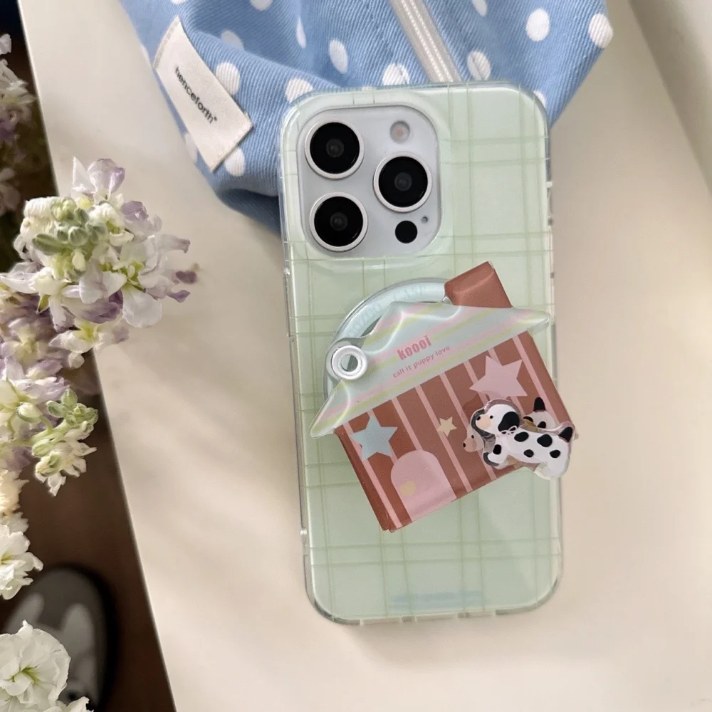 

[Лео] Зеленый маленький свежий клетчатый домик с пятнистой собакой, магнитный кронштейн на присоске, подходит для чехла для мобильного телефона Apple 16 pro max