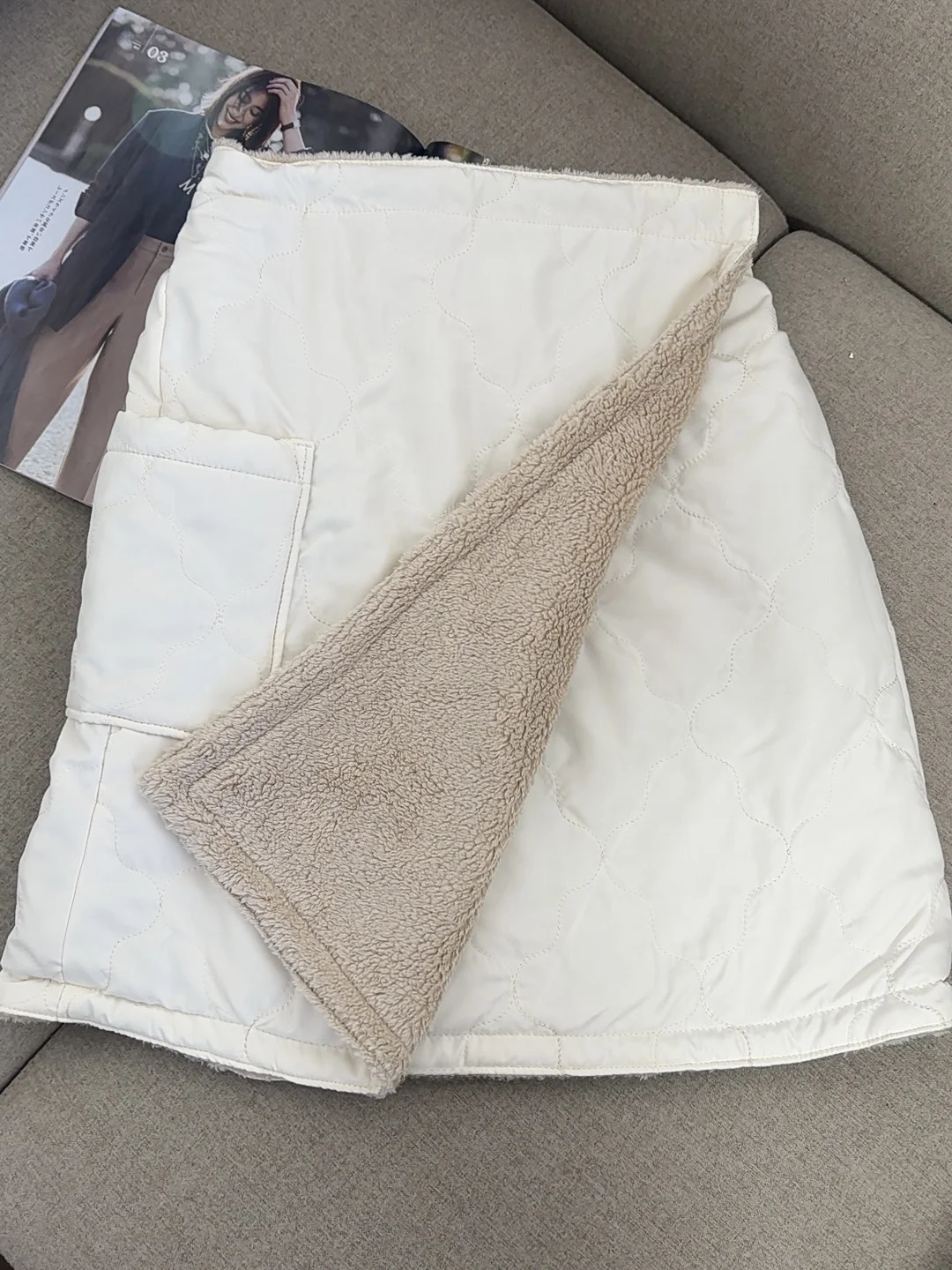 Off-white flower pattern