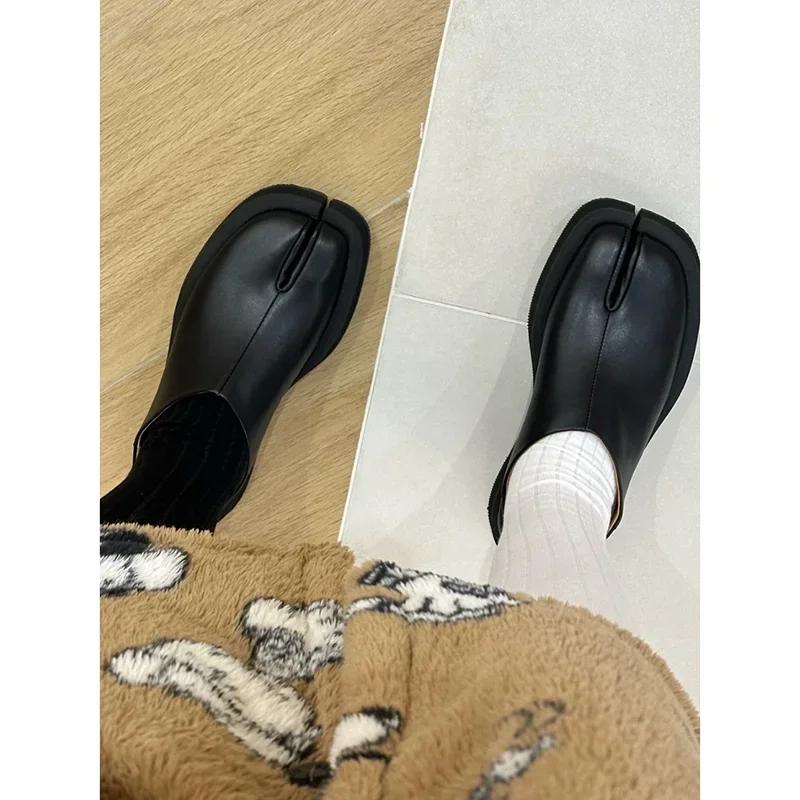 

Niche High-end Horseshoe Design Tabi Loafers Women's Korean Style British Style Trendy Versatile Thick-soled Casual Shoes