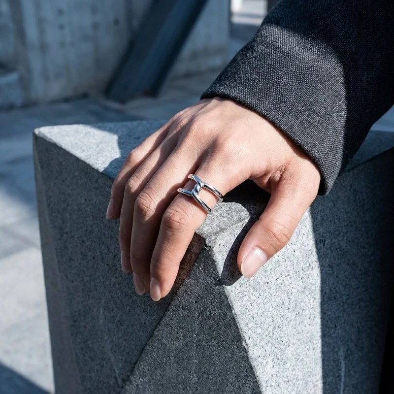 CarlidanaEuropean and American style heavy-duty knotted cross-open ring with a niche design, popular with internet celebrities