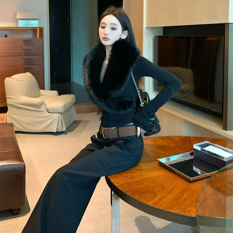 2026 Winter New Style Fashion Featuring Intersect Fur Collar Keep Warm T-shirt Slimming V-neck Blouse Base Top with Long Sleeves